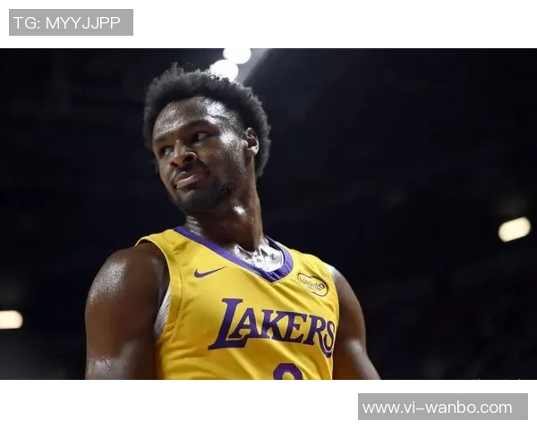 夸梅直言布朗尼在大学表现平平不及部分高中球员的潜力与实力