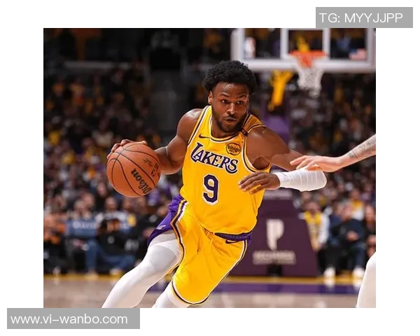 字母哥高效表现三节打卡下班贡献16分7板4助攻带领球队取得胜利